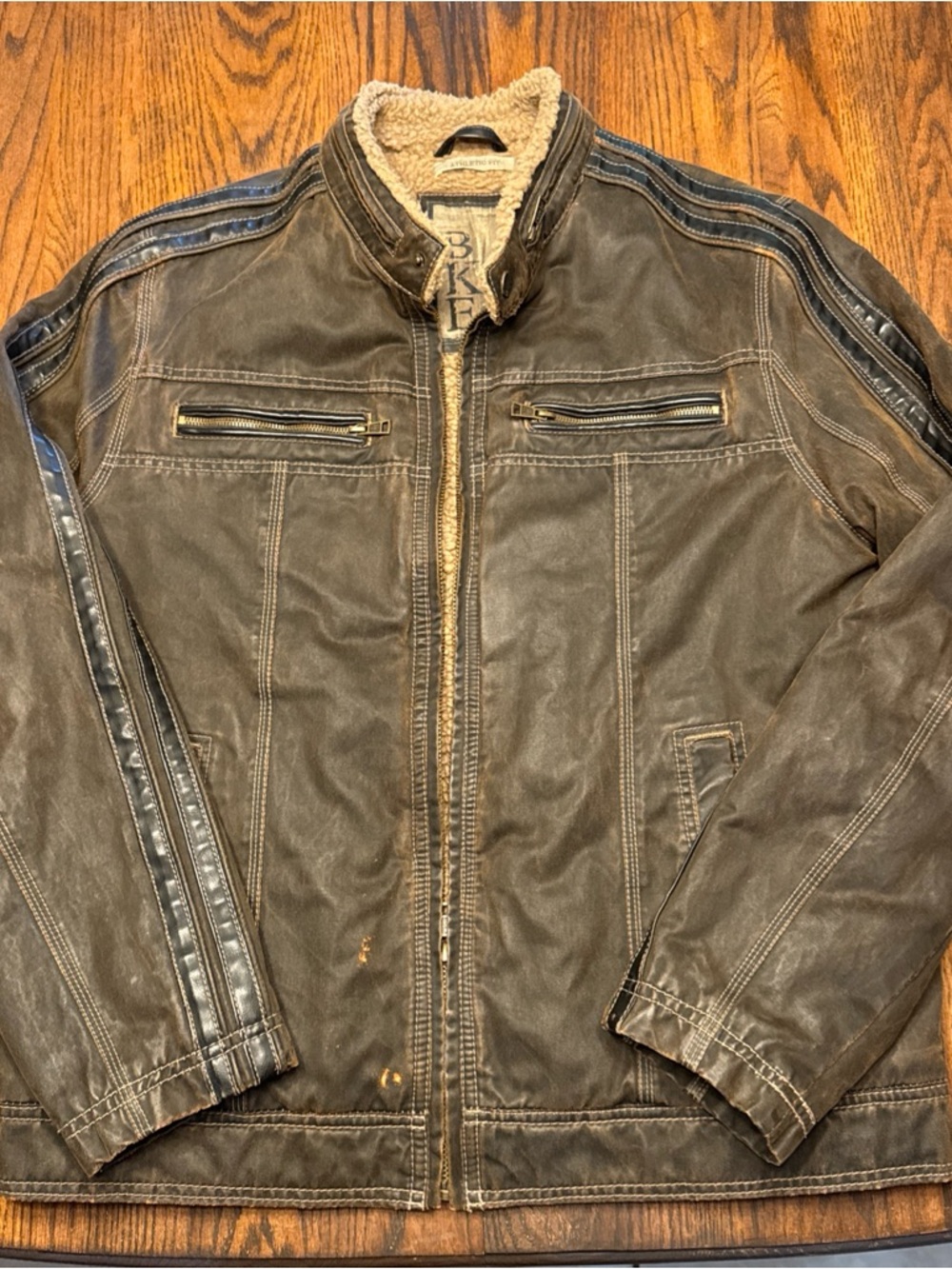 Buckle BKE Size Large Leather Motorcycle Jacket